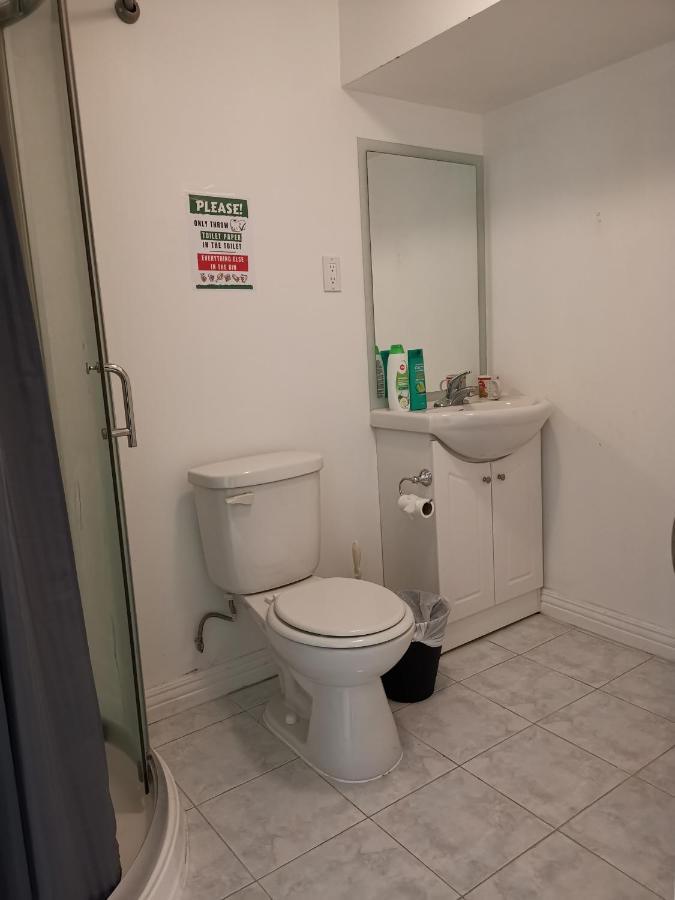 Private Rooms In House In North York Shared Kitchen Toronto Ngoại thất bức ảnh